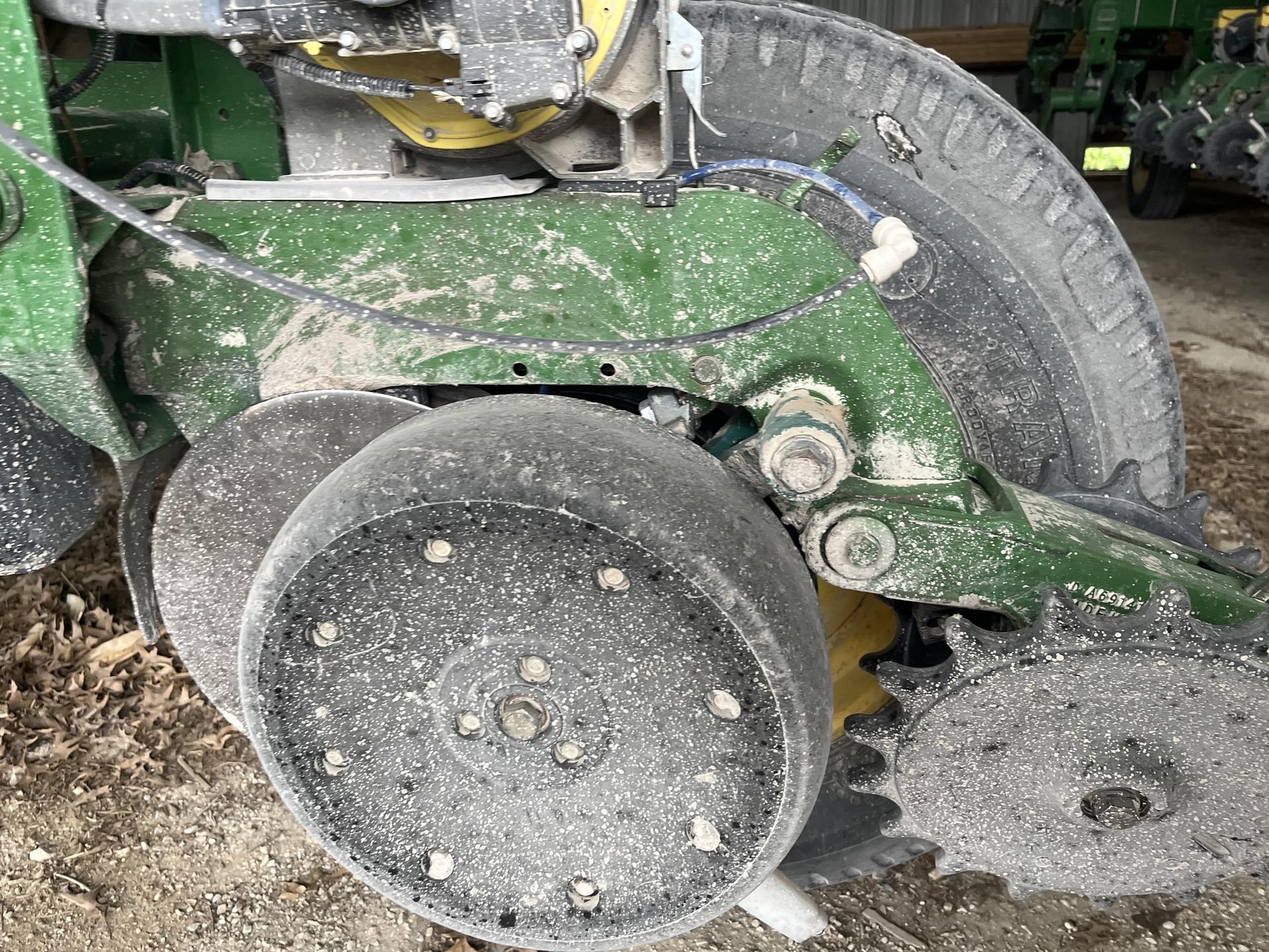 2005 John Deere 1770NT CCS Image
