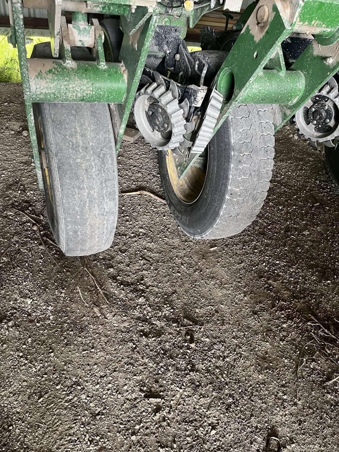 2005 John Deere 1770NT CCS Image