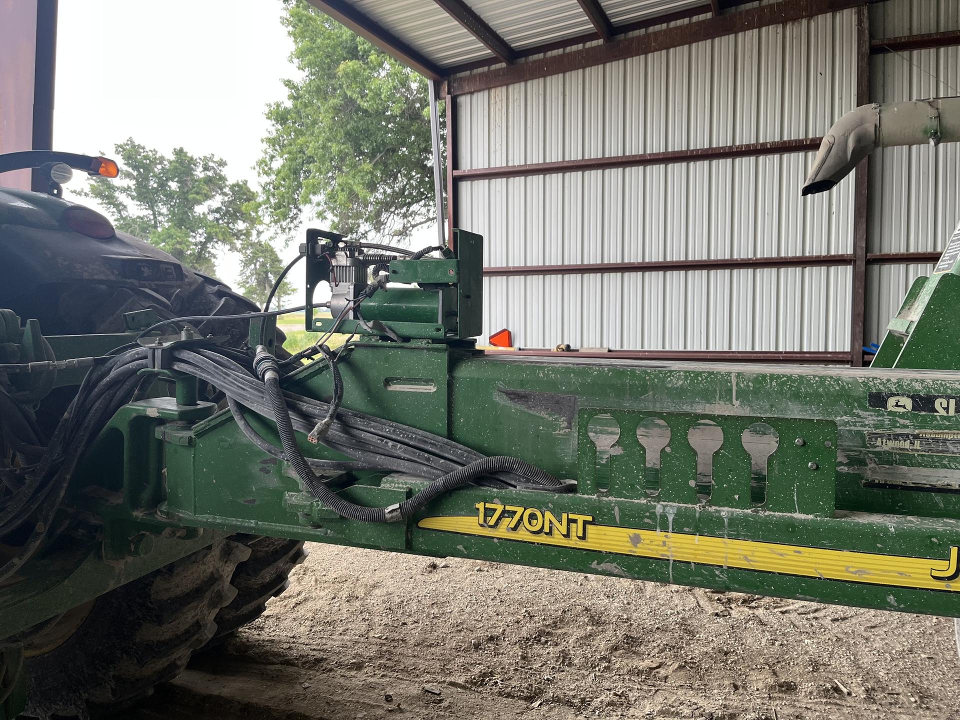 2005 John Deere 1770NT CCS Image