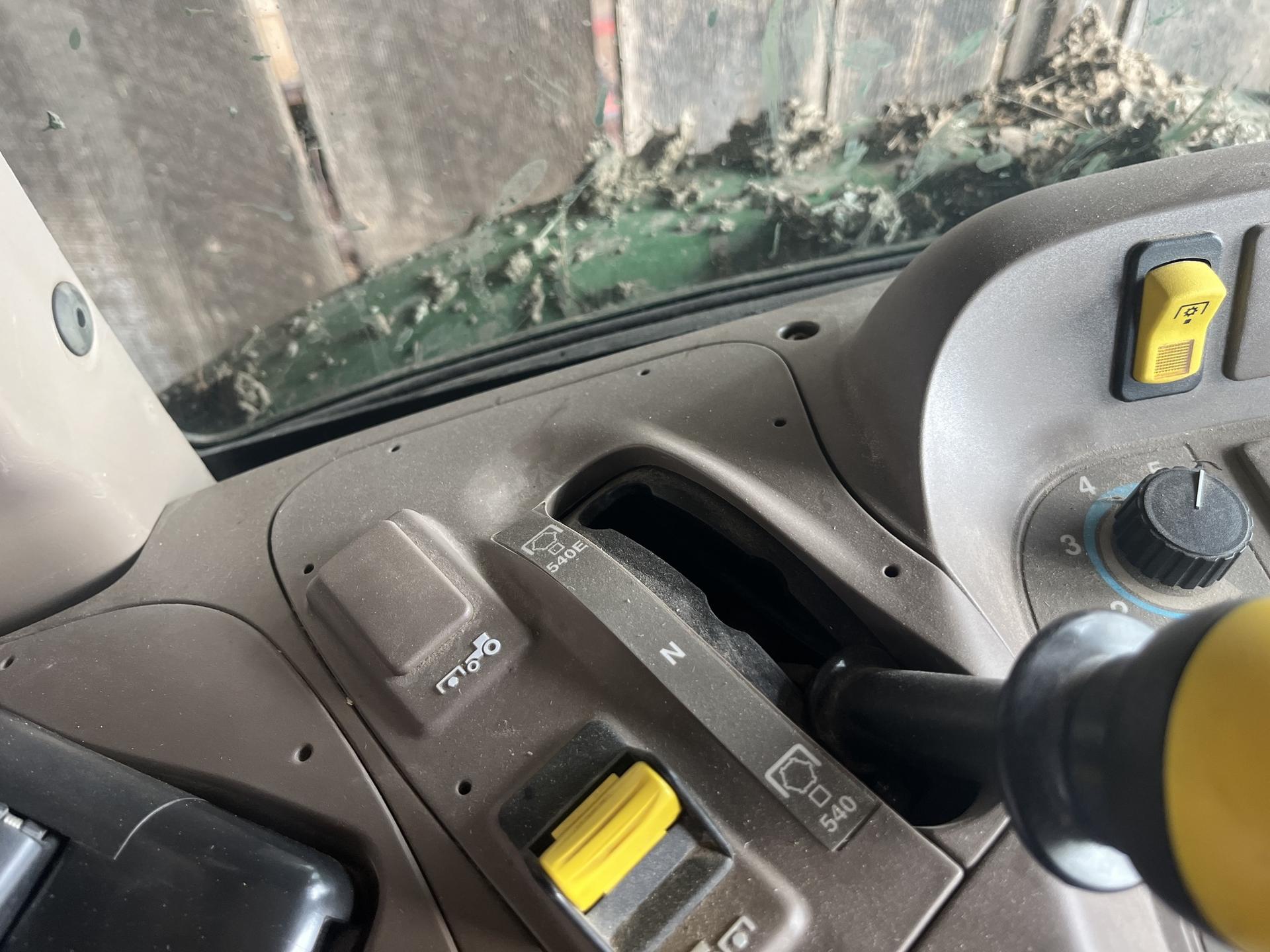 2018 John Deere 5115M Image