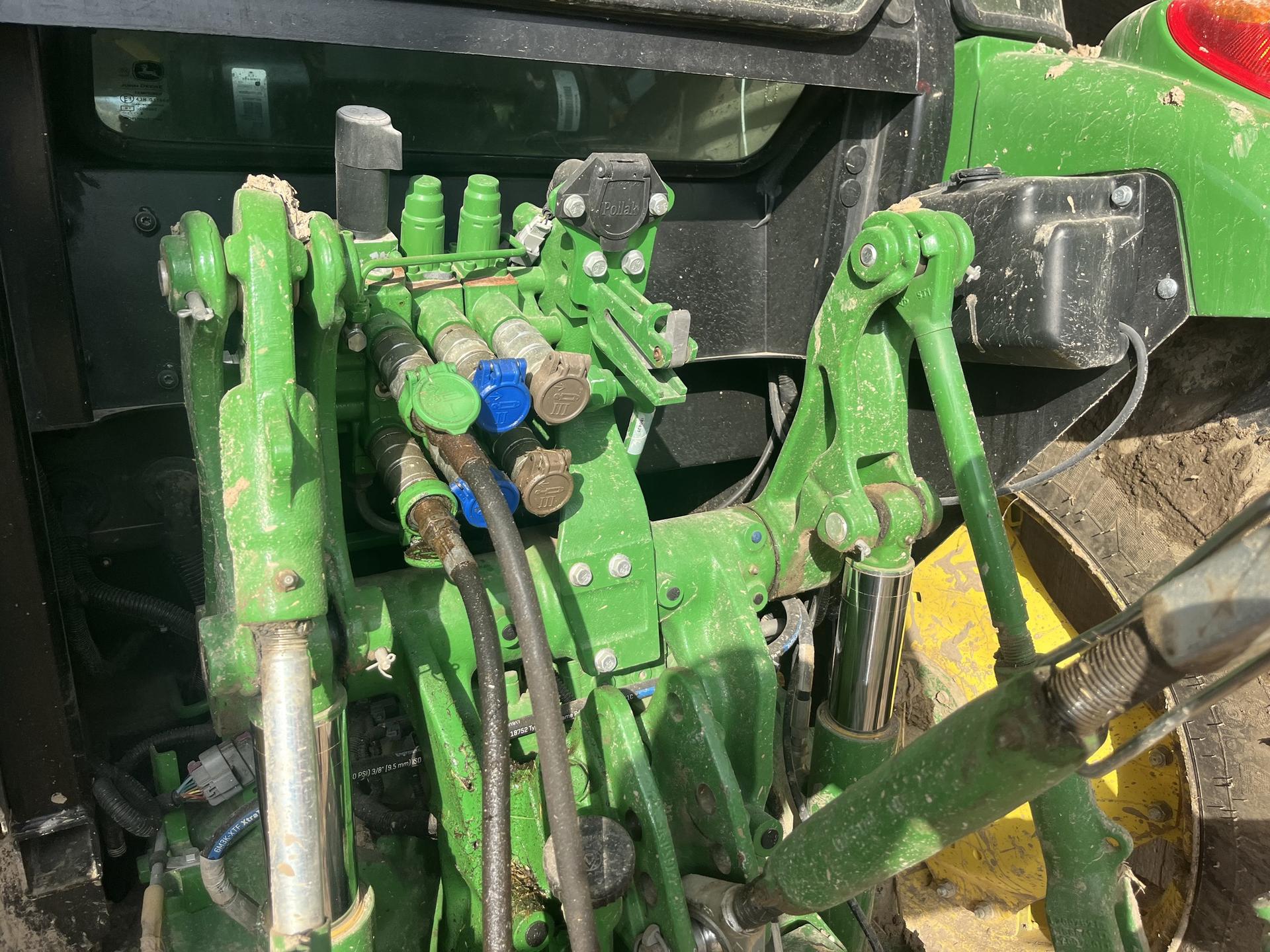 2018 John Deere 5115M Image