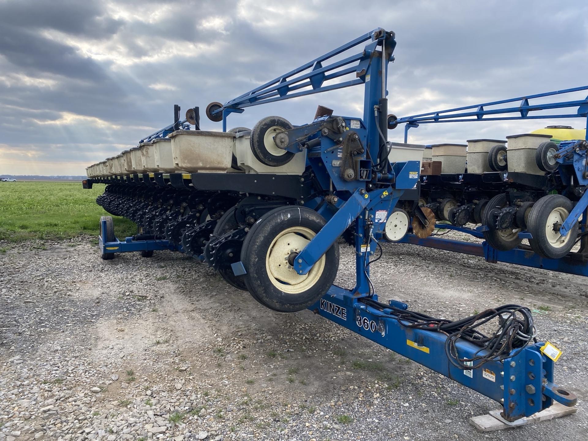 2006 Kinze 3600 Image