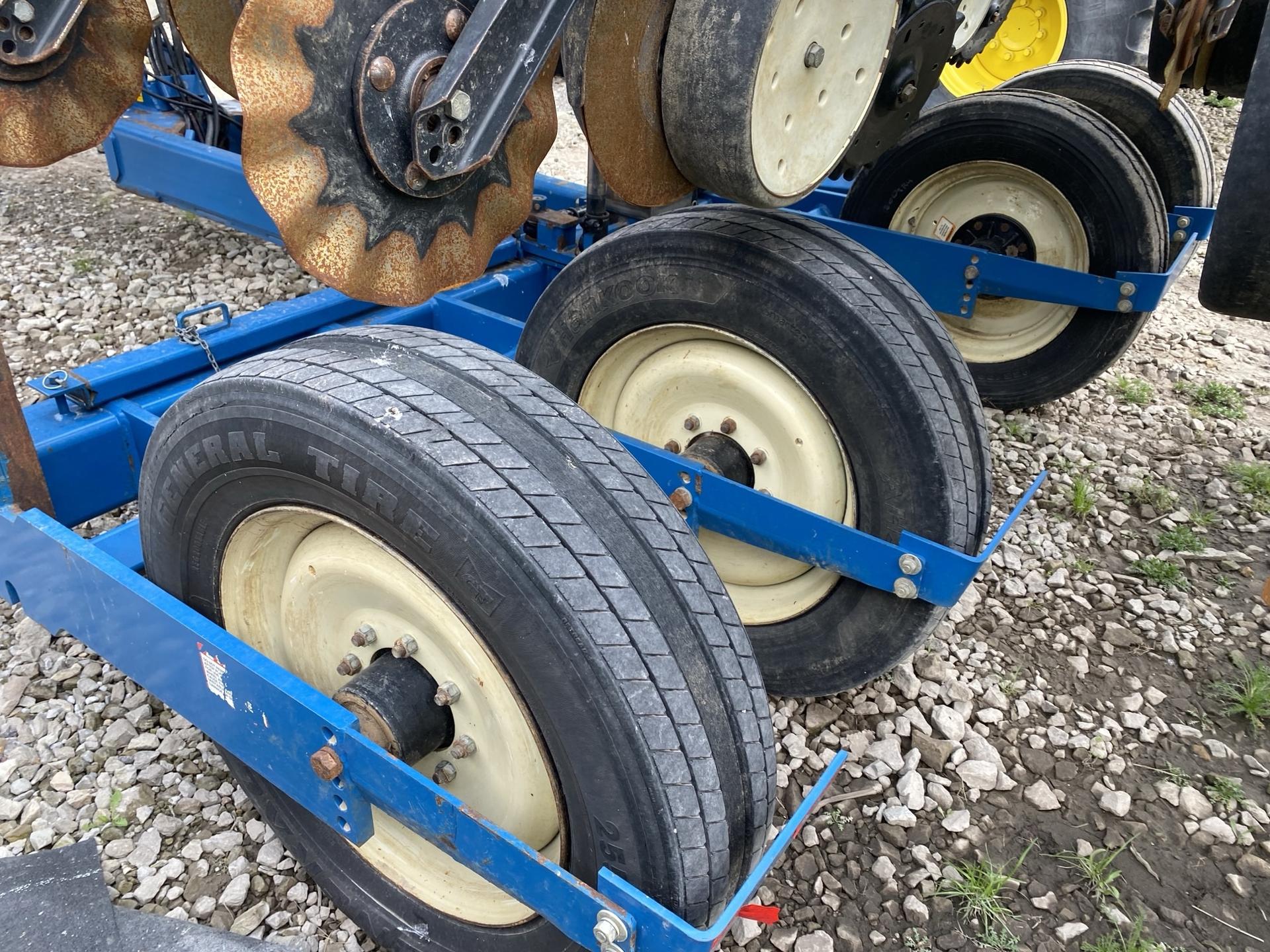 2006 Kinze 3600 Image