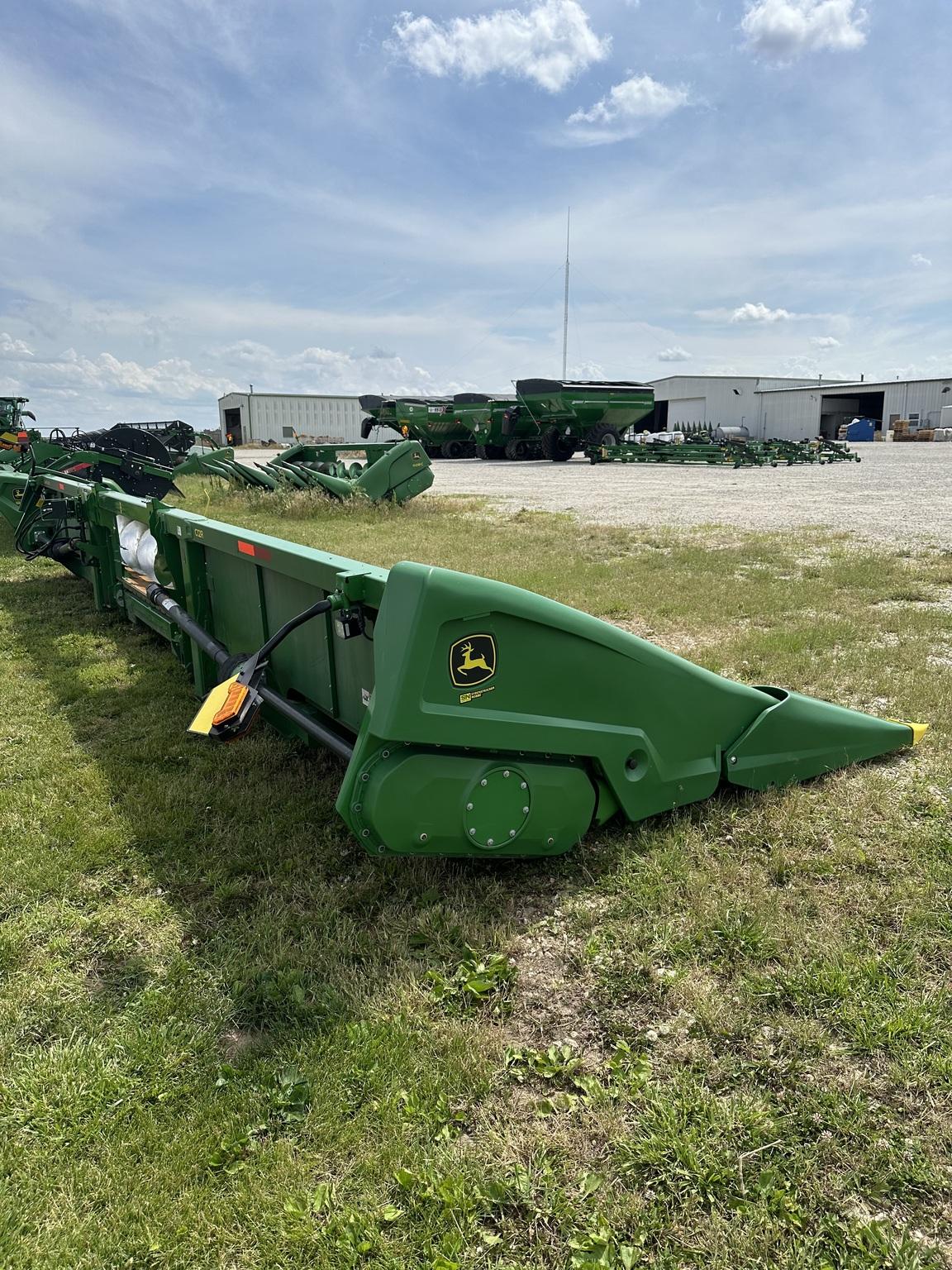 2022 John Deere C12R Image