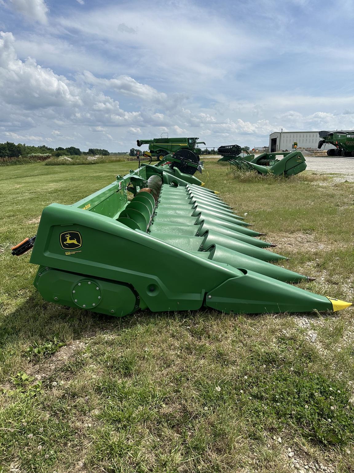2022 John Deere C12R Image