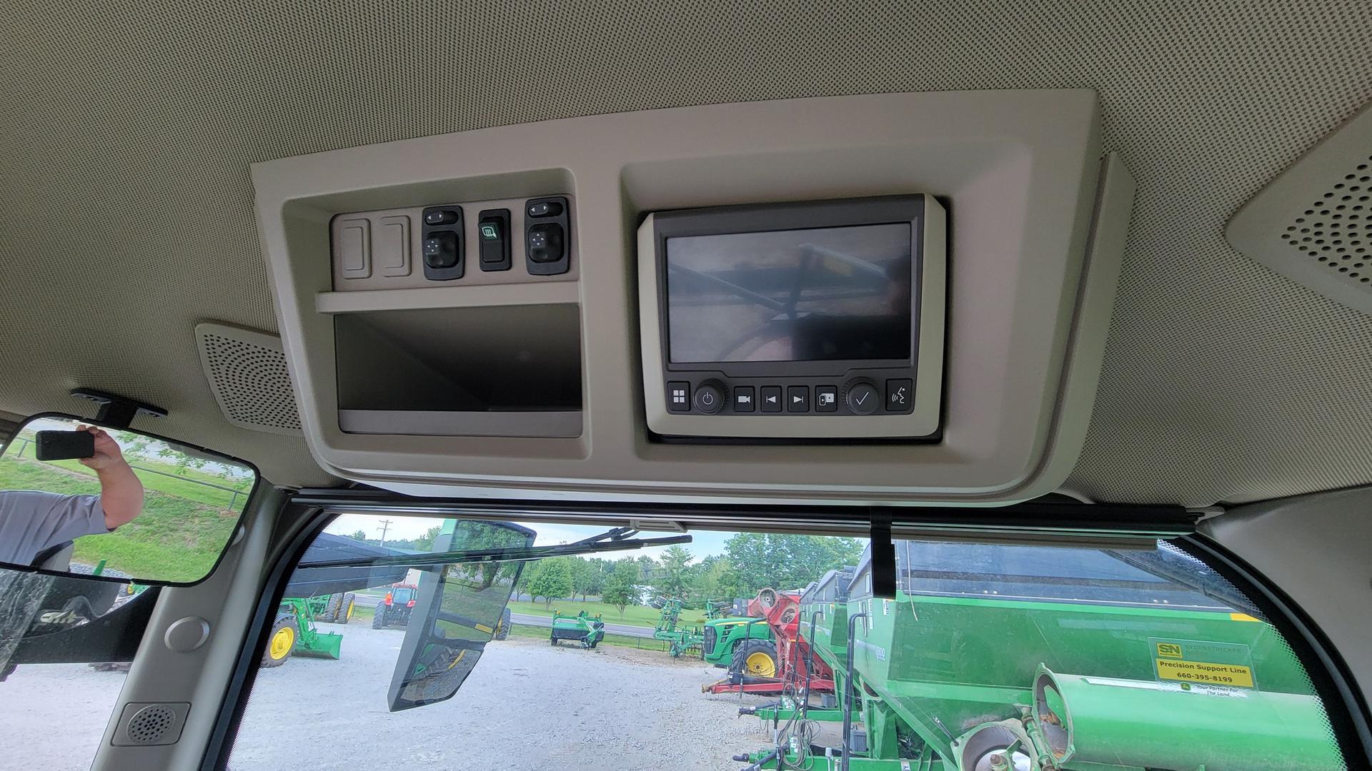 2023 John Deere 8R 410 Image