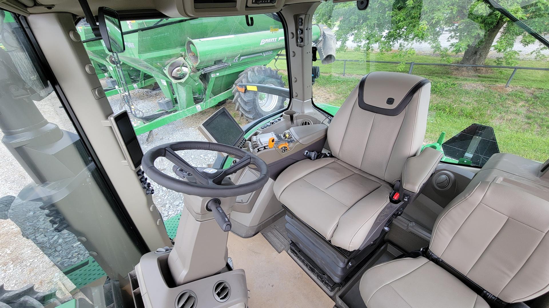 2023 John Deere 8R 410 Image