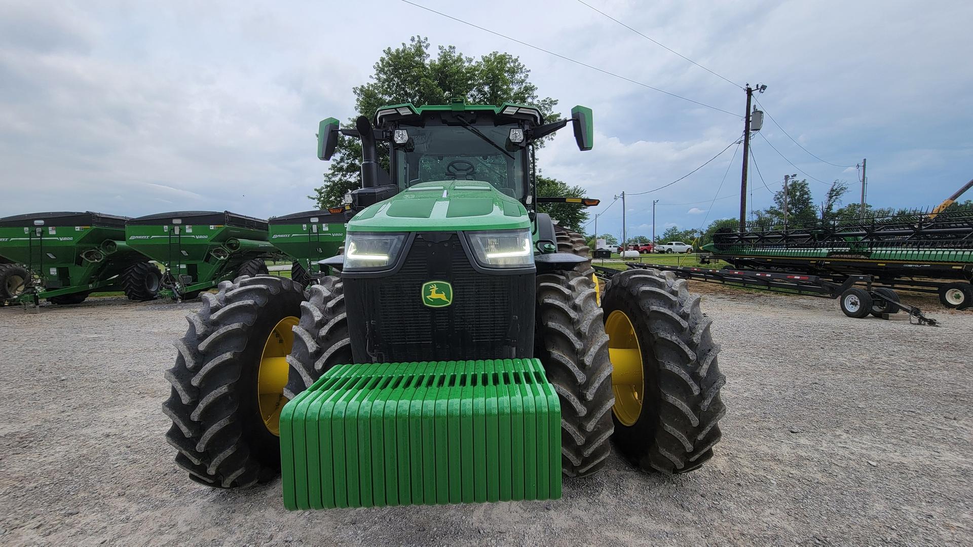 2023 John Deere 8R 410 Image