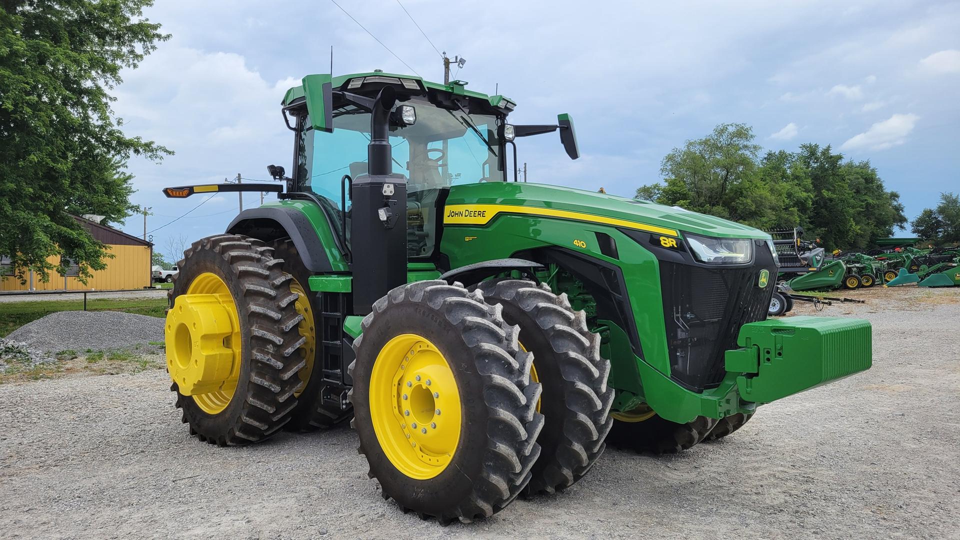 2023 John Deere 8R 410 Image