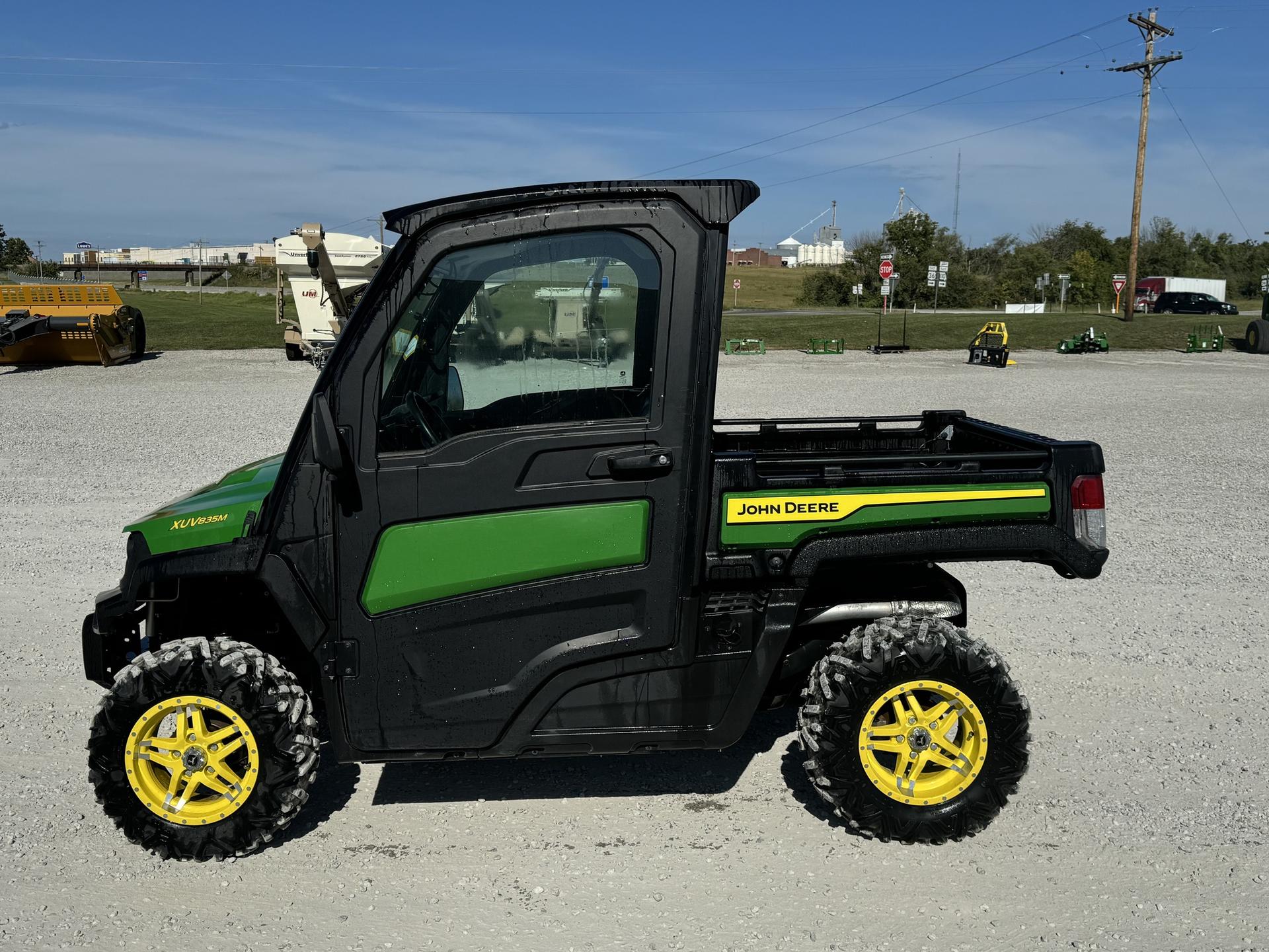 2023 John Deere XUV 835M Image