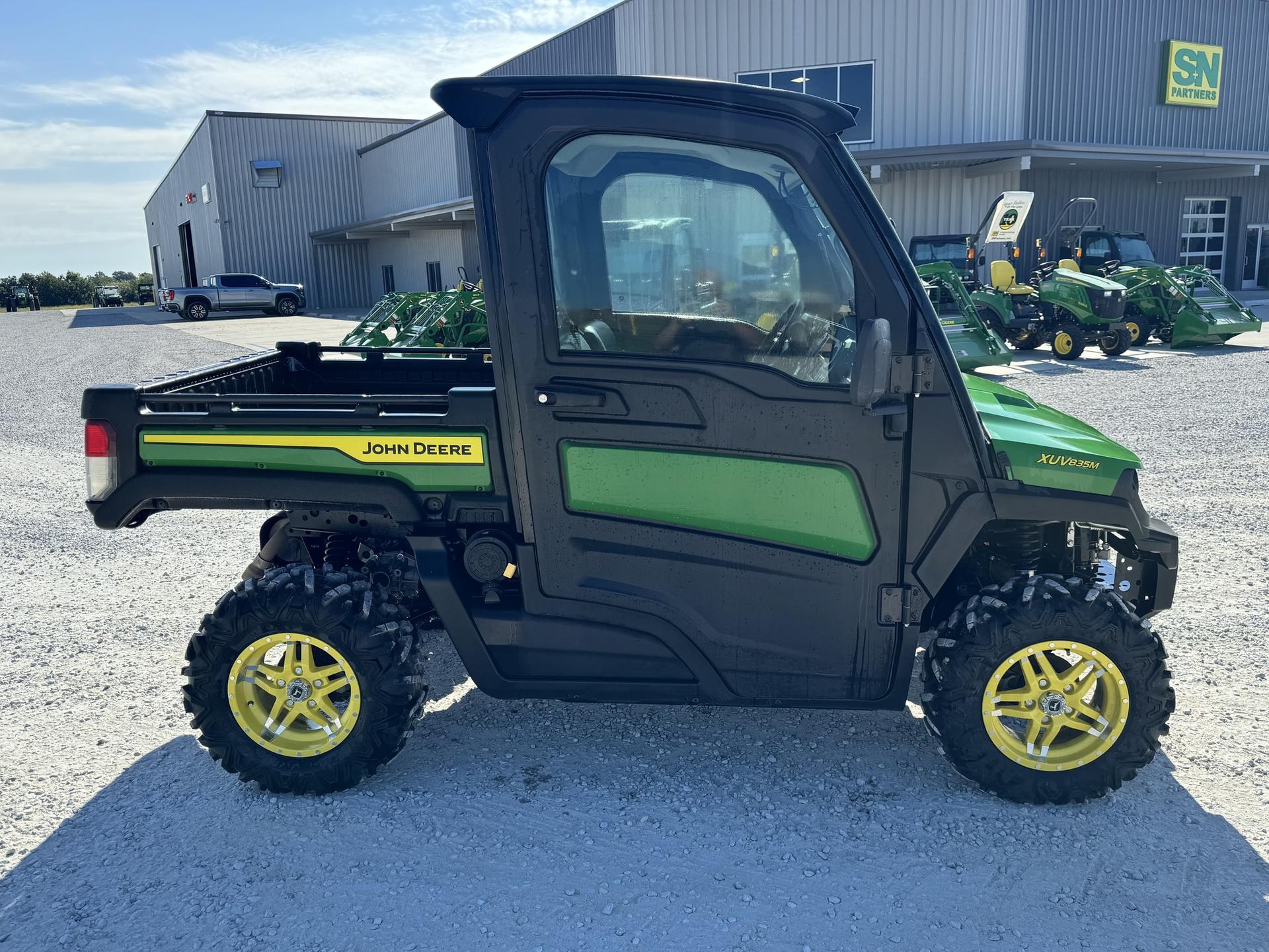 2023 John Deere XUV 835M Image