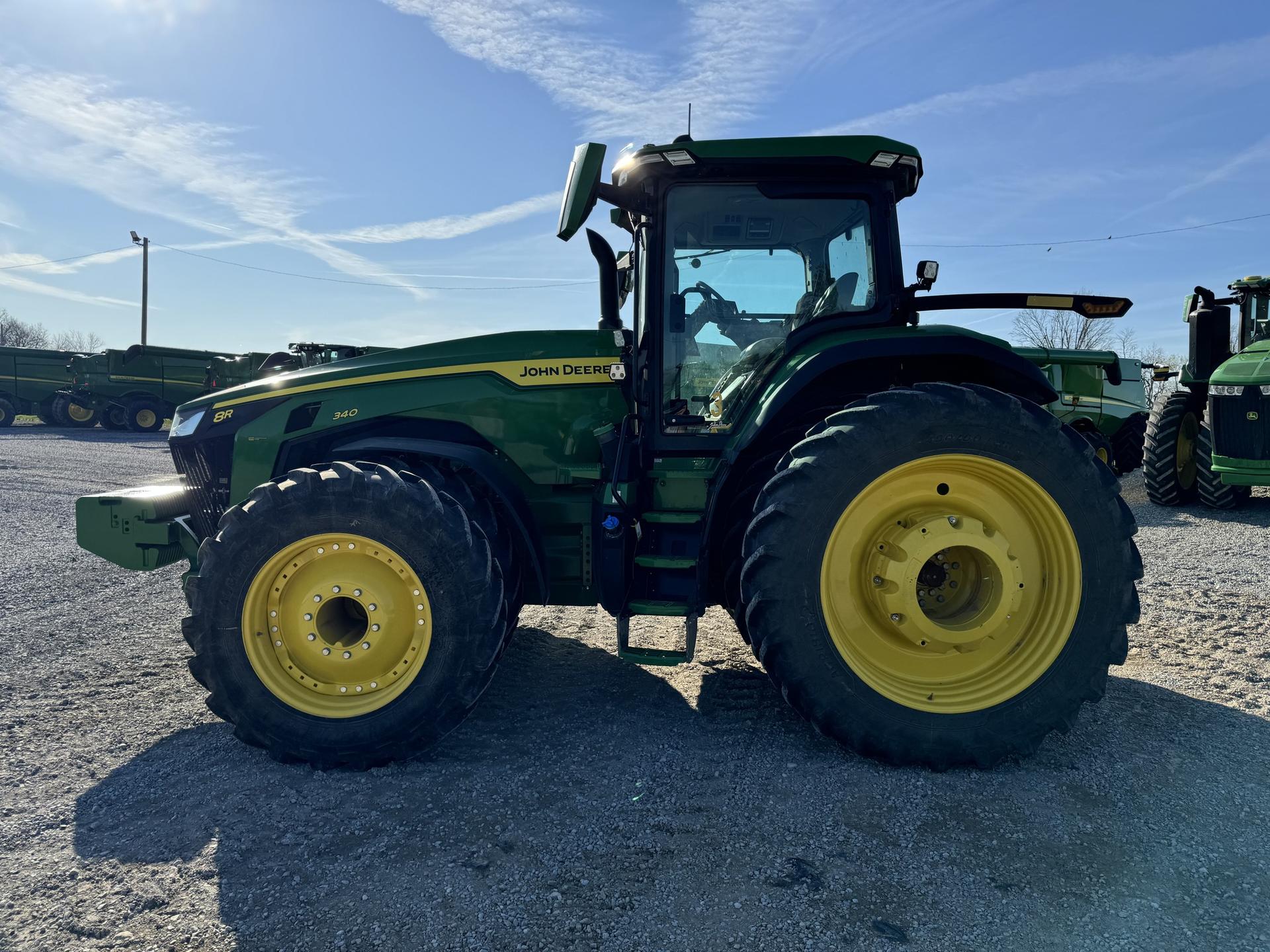 2024 John Deere 8R 340 Image