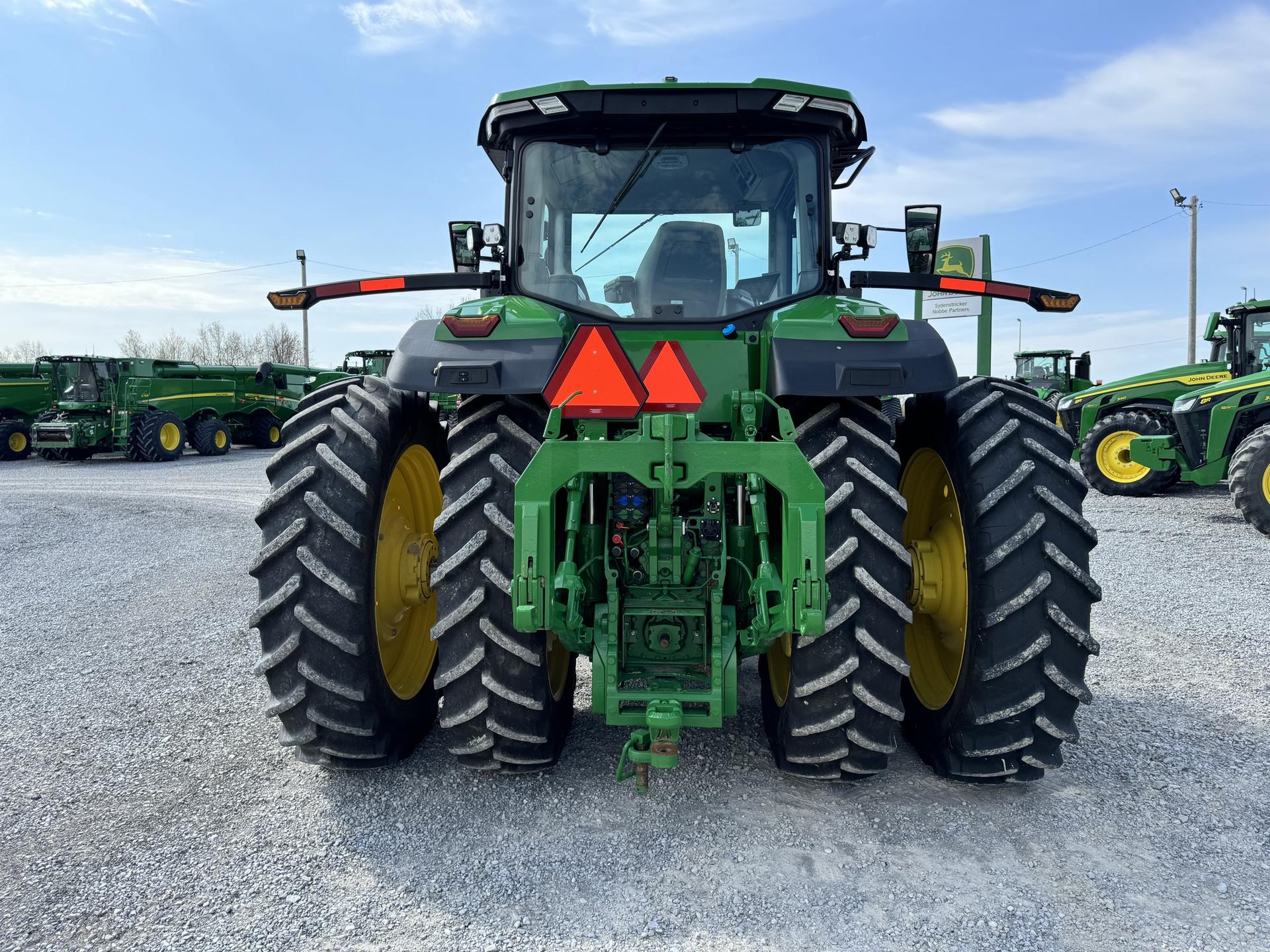 2024 John Deere 8R 250 Image