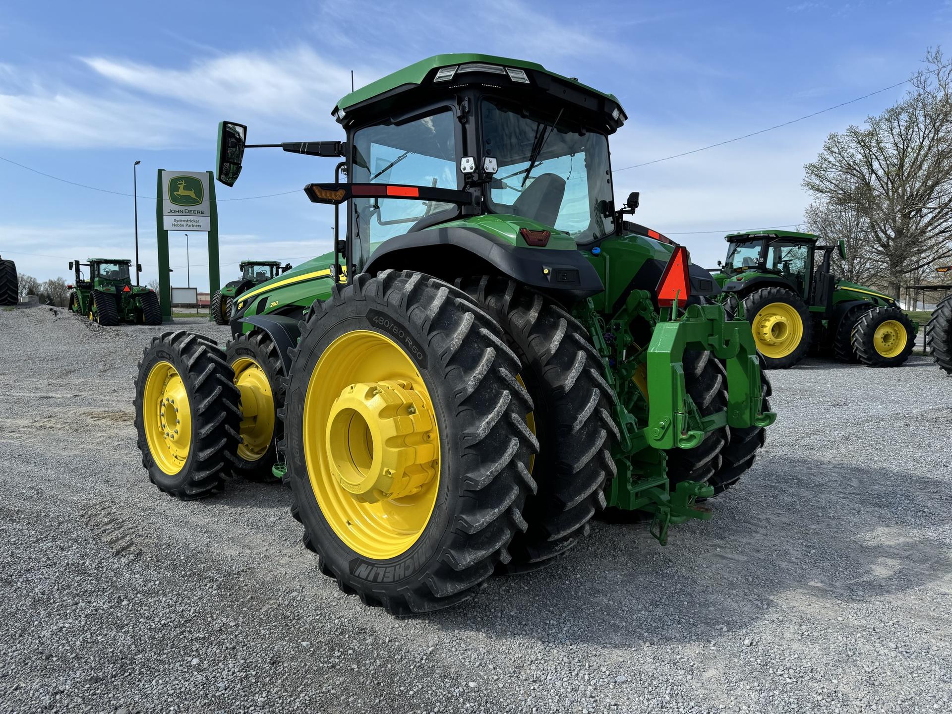 2024 John Deere 8R 250 Image