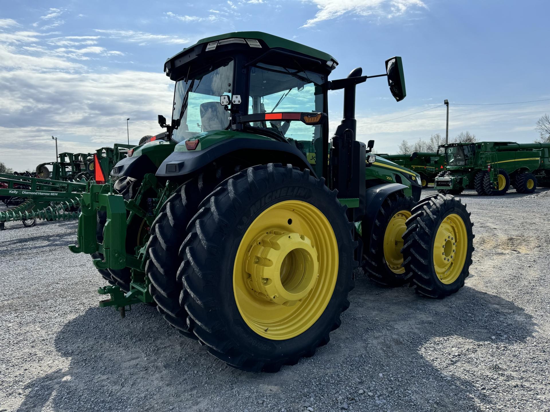 2024 John Deere 8R 250 Image