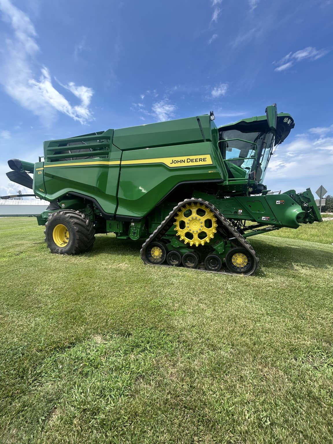 2023 John Deere X9 1100 Image