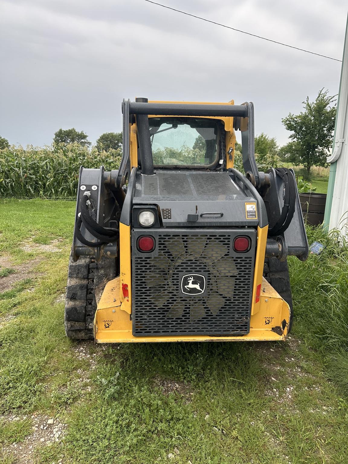 2016 John Deere 323E Image