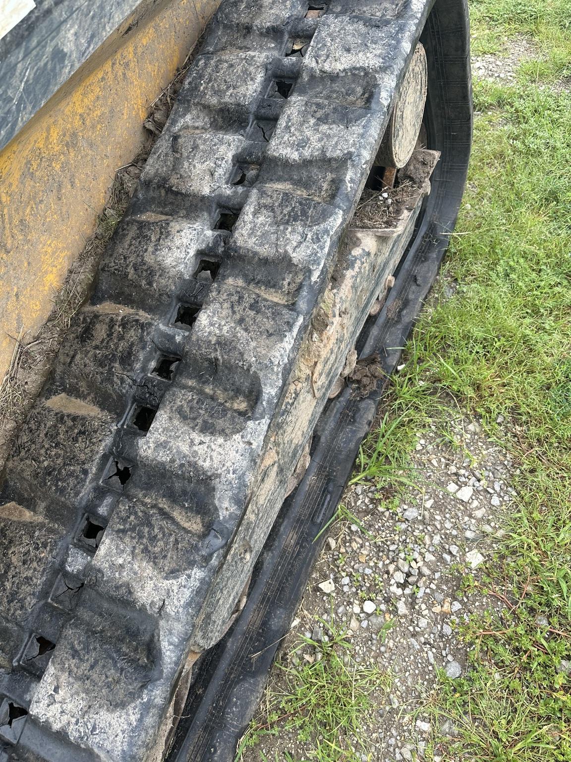 2016 John Deere 323E Image