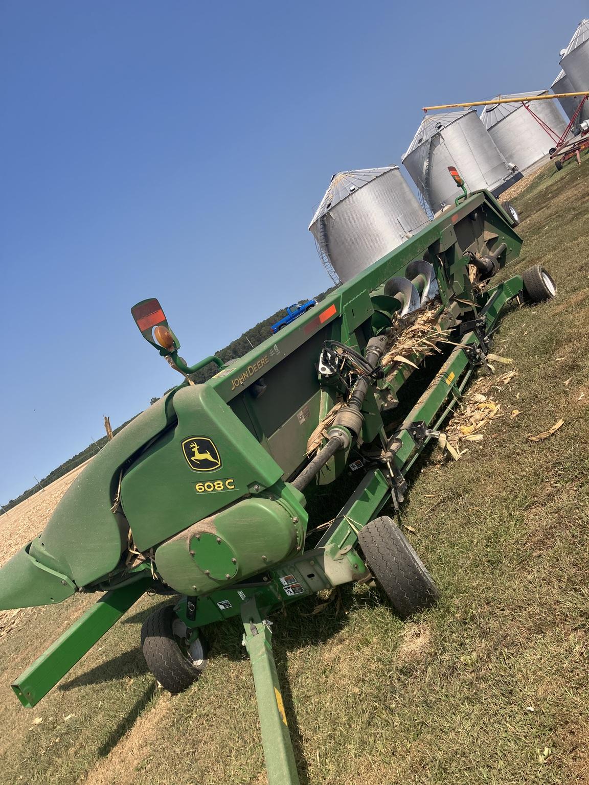 2009 John Deere 608C Image