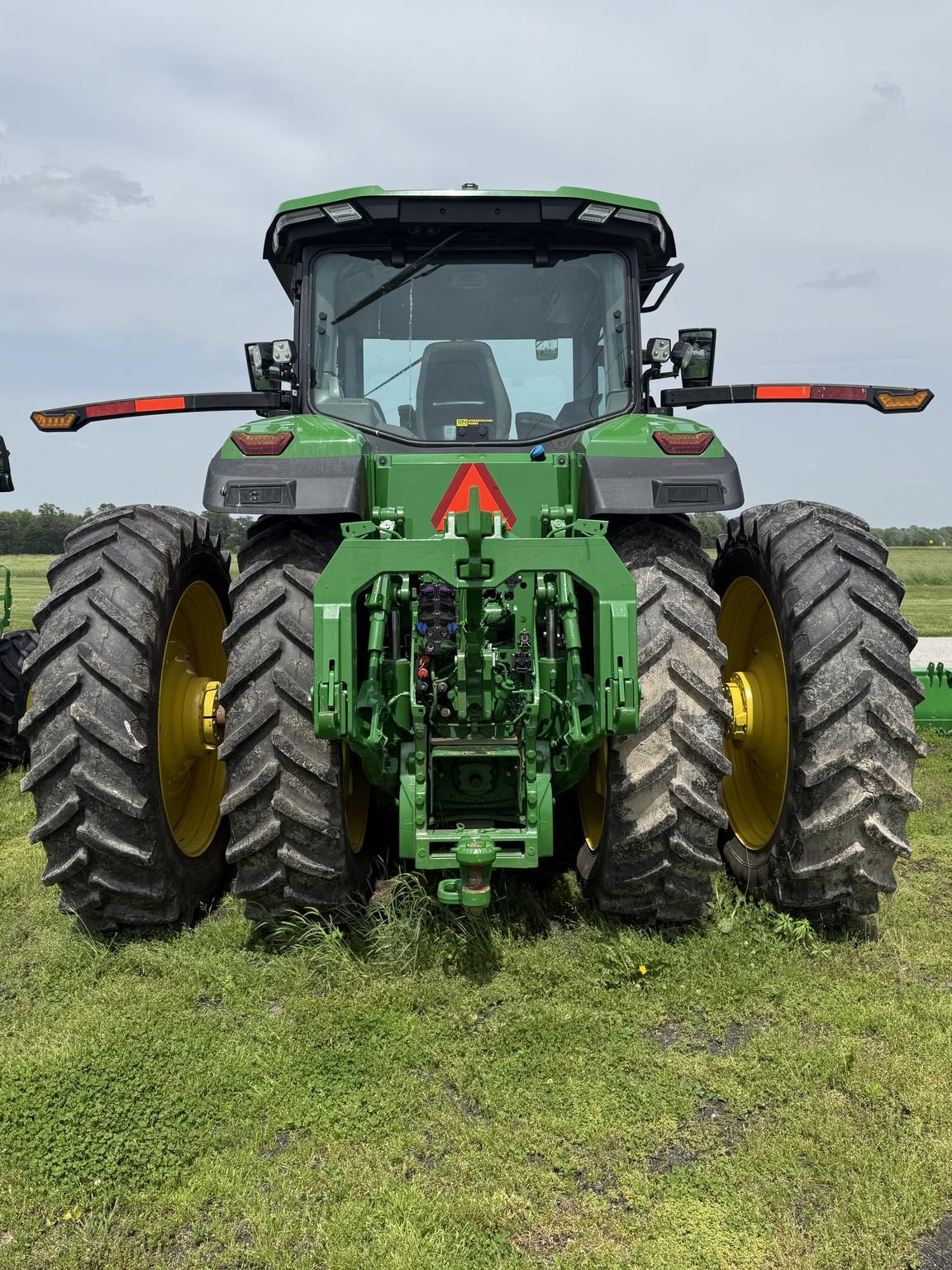 2024 John Deere 8R 410 Image