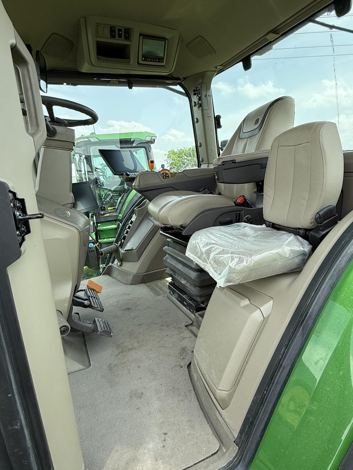 2024 John Deere 8R 410 Image