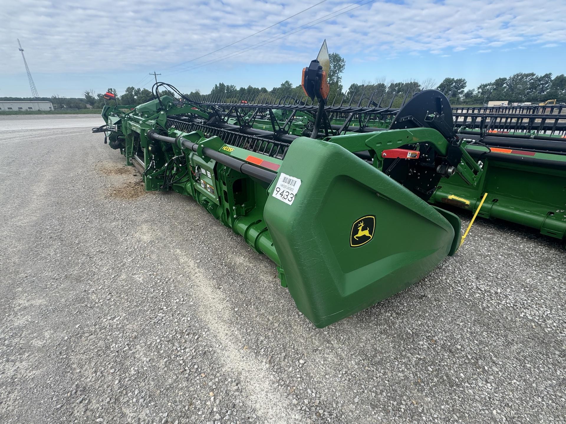 2022 John Deere HD35F Image