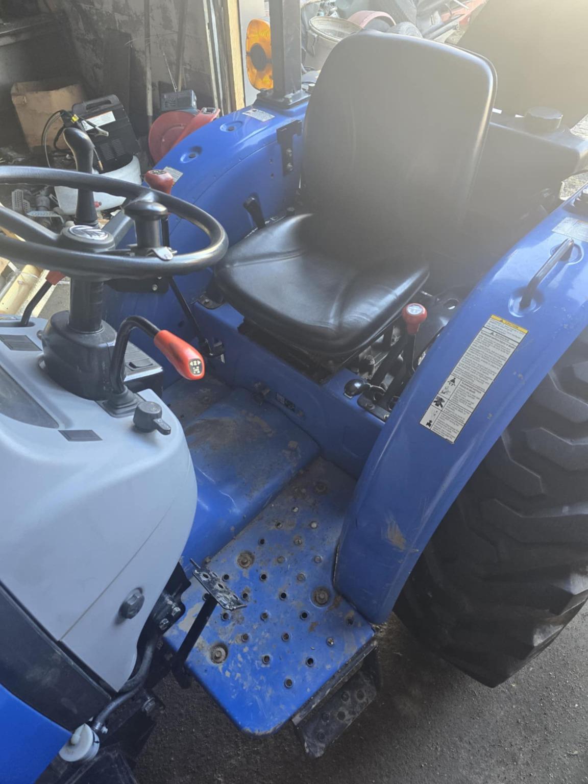 2015 New Holland Workmaster 33 Image