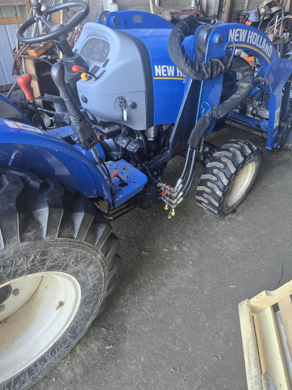 2015 New Holland Workmaster 33 Image