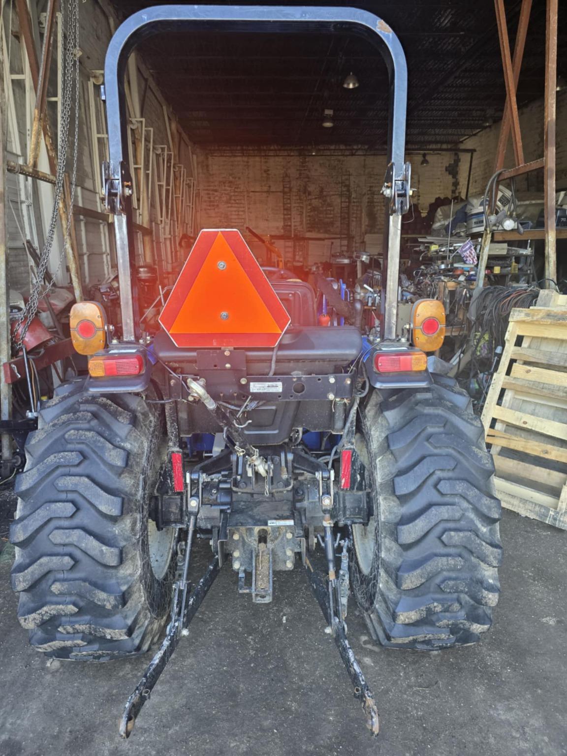 2015 New Holland Workmaster 33 Image