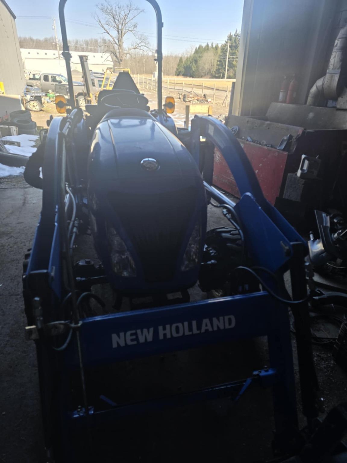 2015 New Holland Workmaster 33 Image