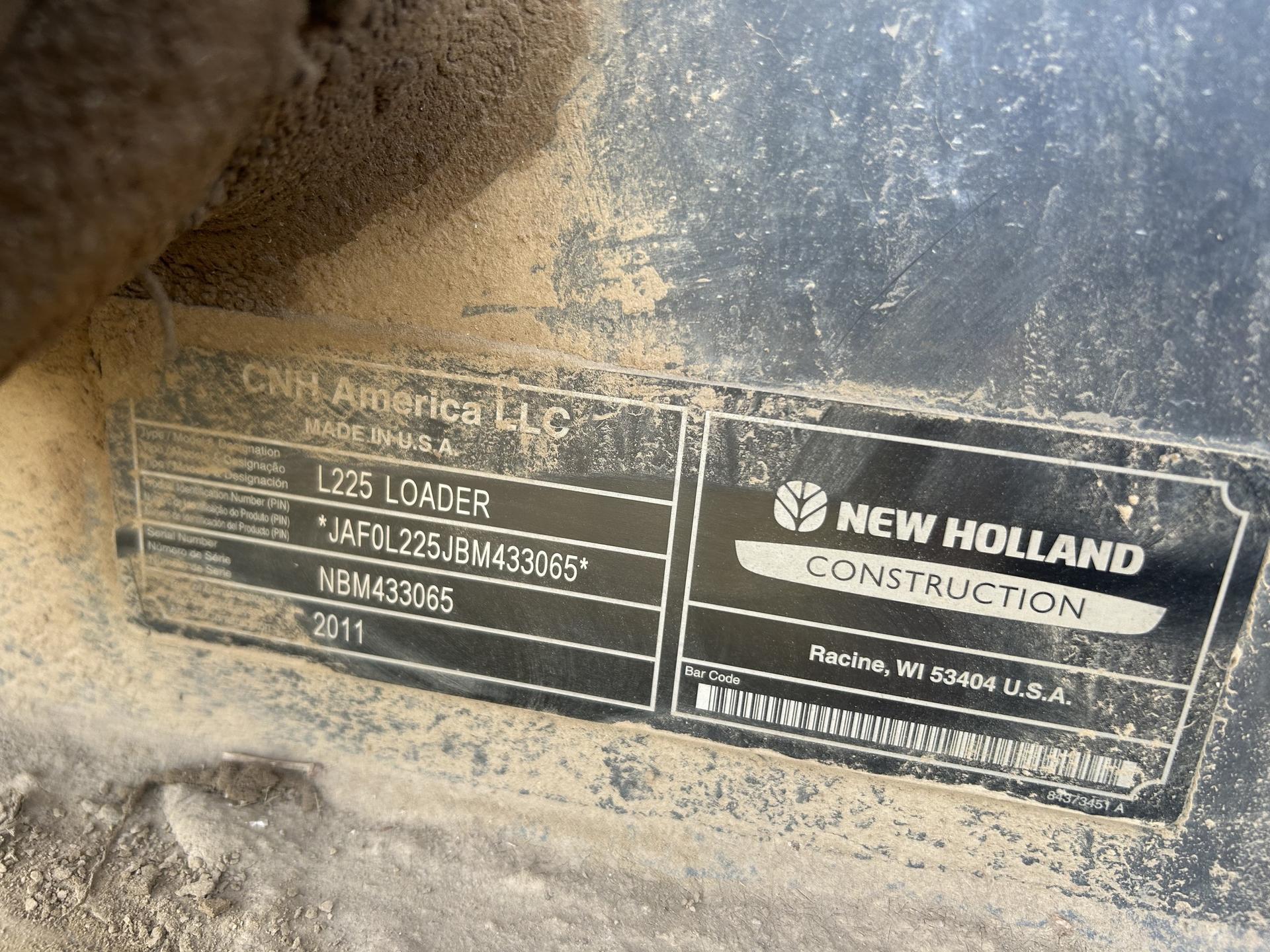 2011 New Holland L225 Image