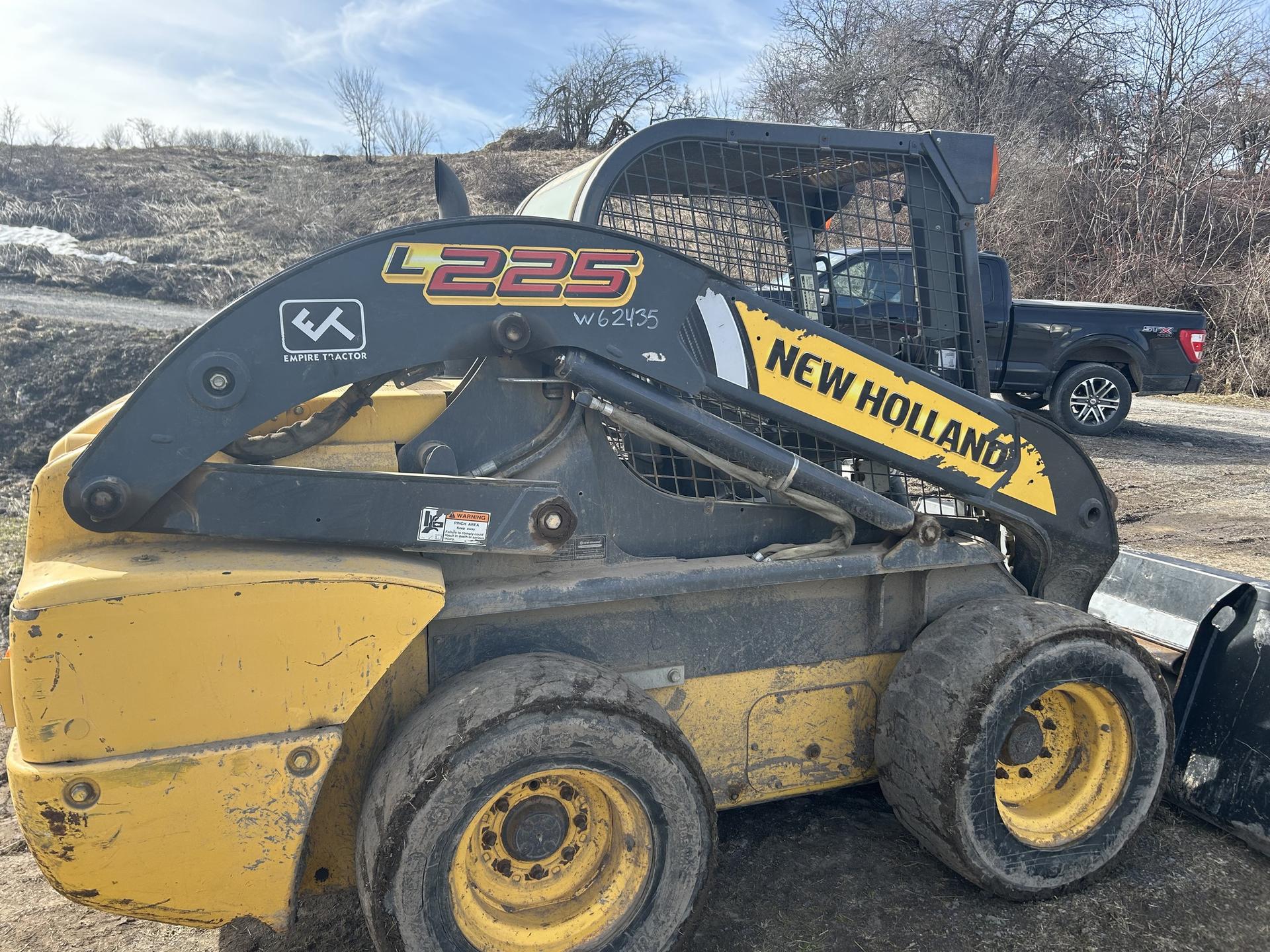 2011 New Holland L225 Image