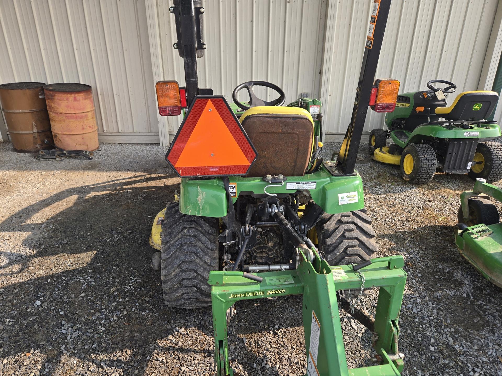 2010 John Deere 2305 Image
