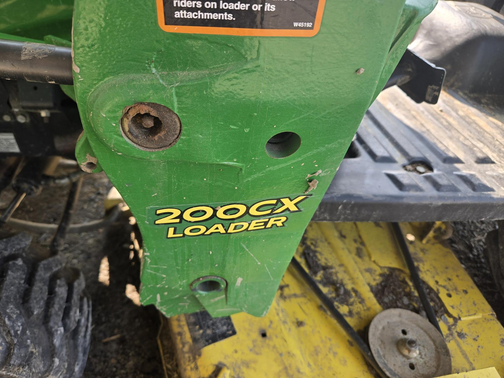 2010 John Deere 2305 Image