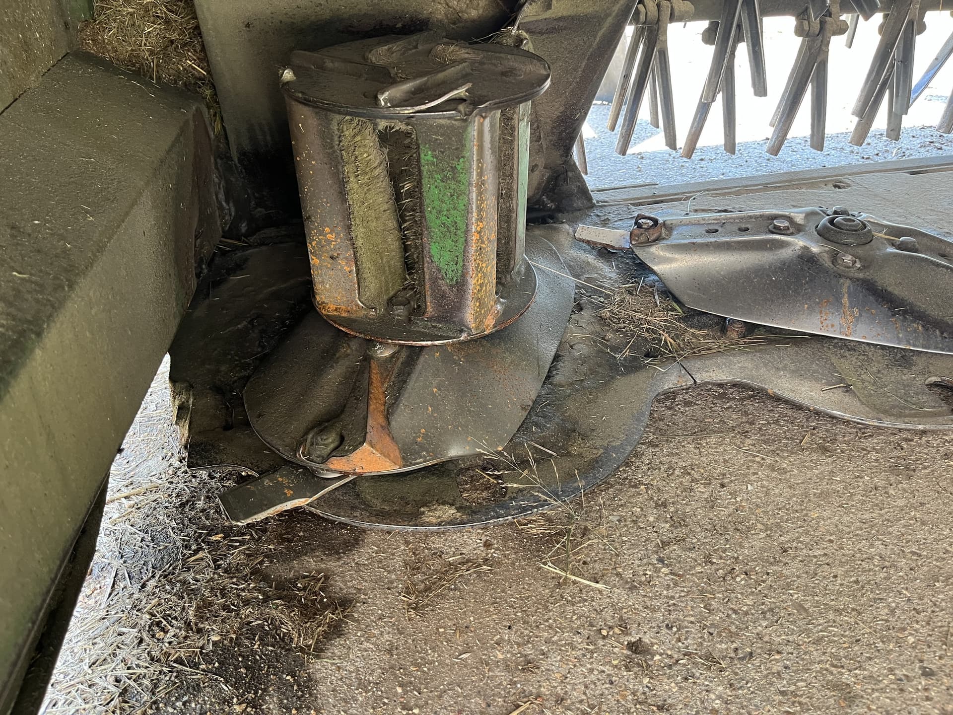 2006 John Deere 735 Image