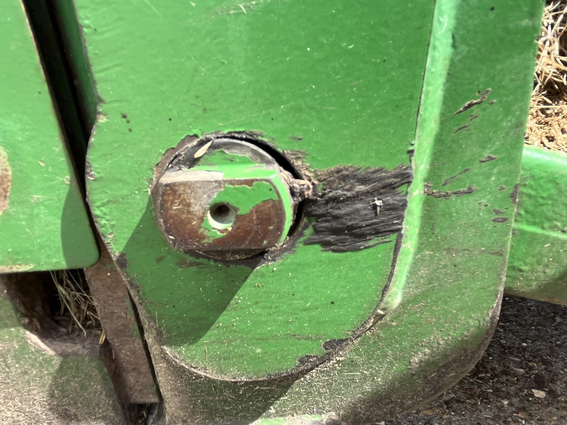 2006 John Deere 735 Image