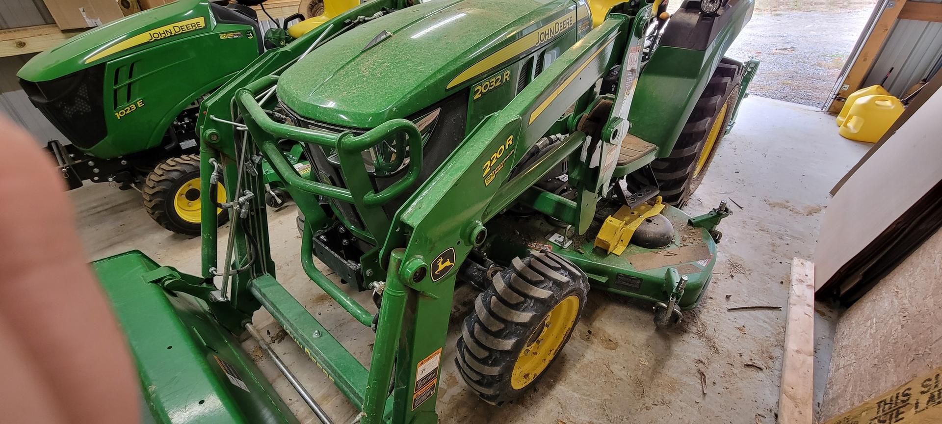2021 John Deere 220R Image