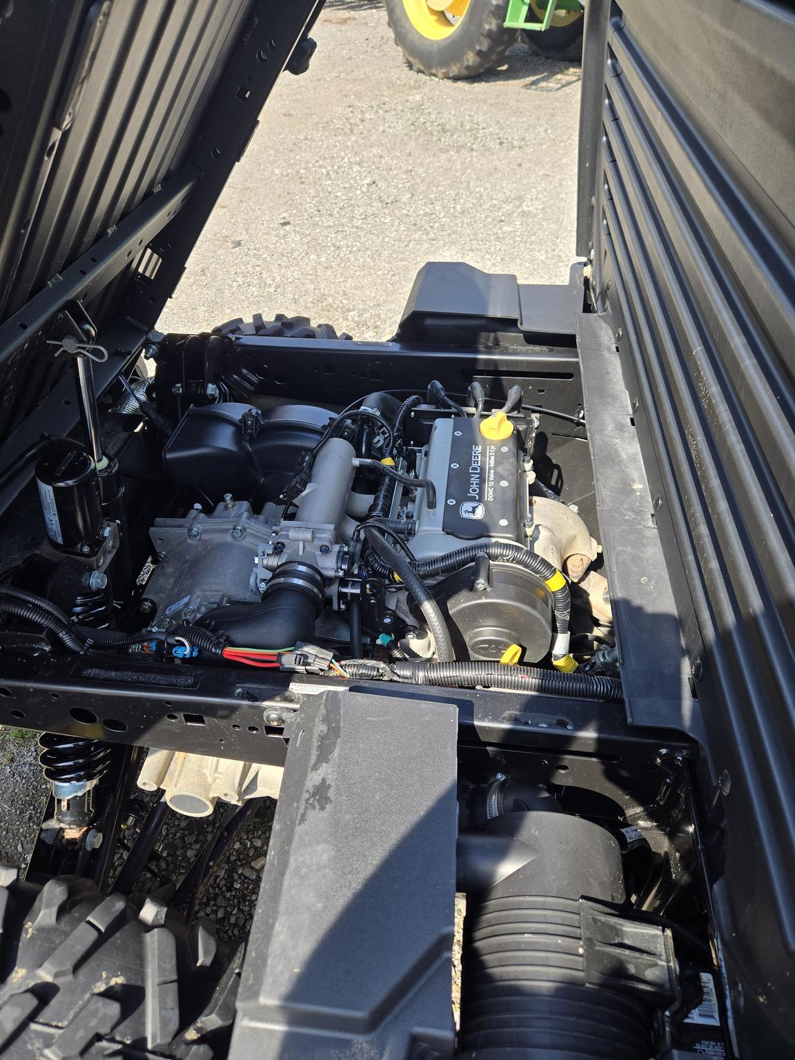 2023 John Deere XUV 835M Image
