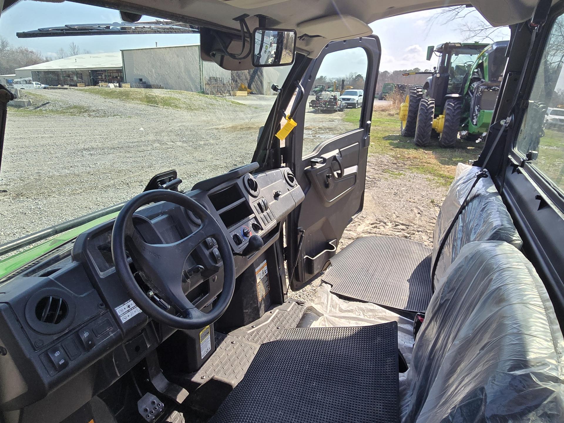 2023 John Deere XUV 835M Image