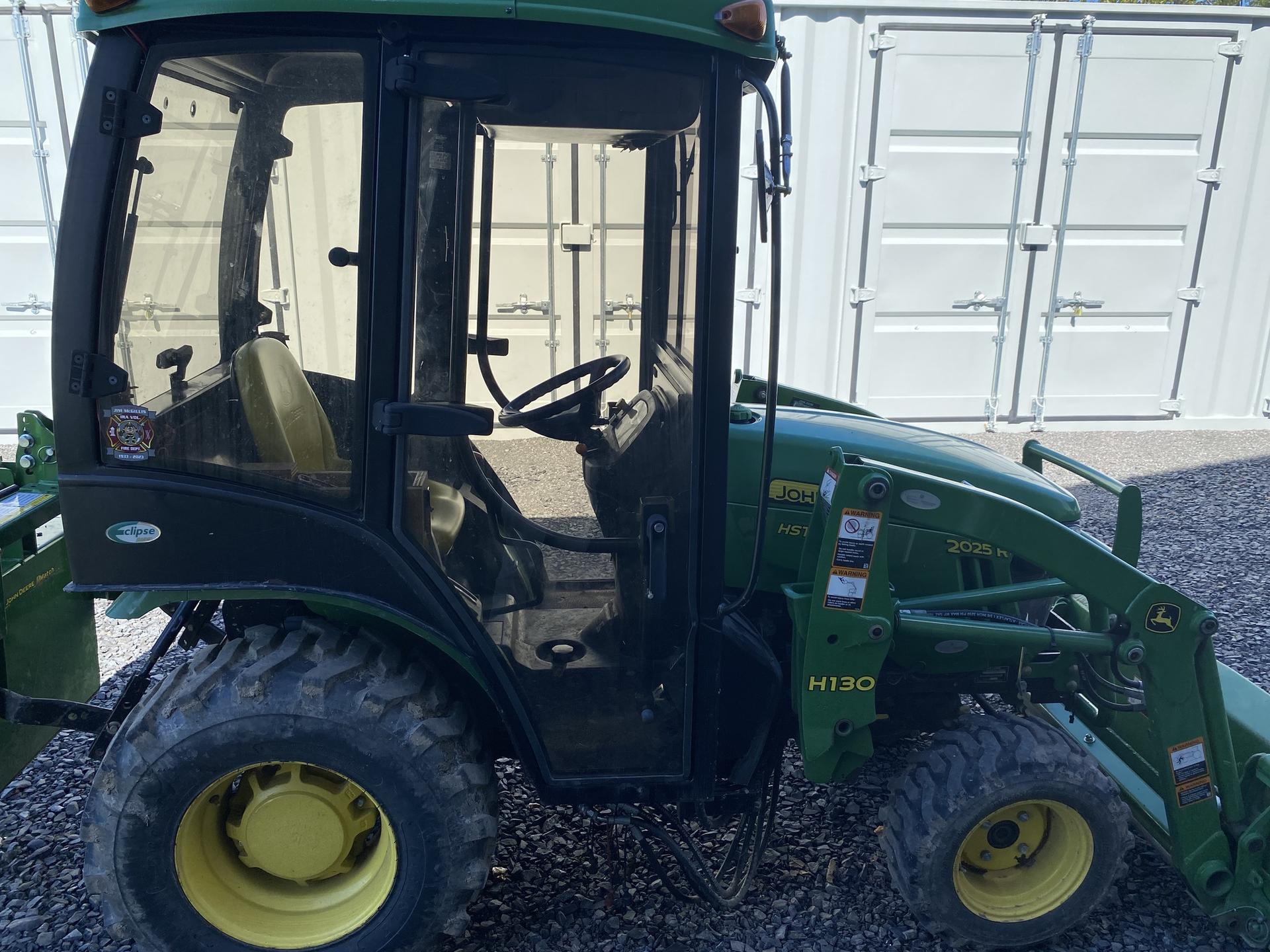 2014 John Deere 2025R Image
