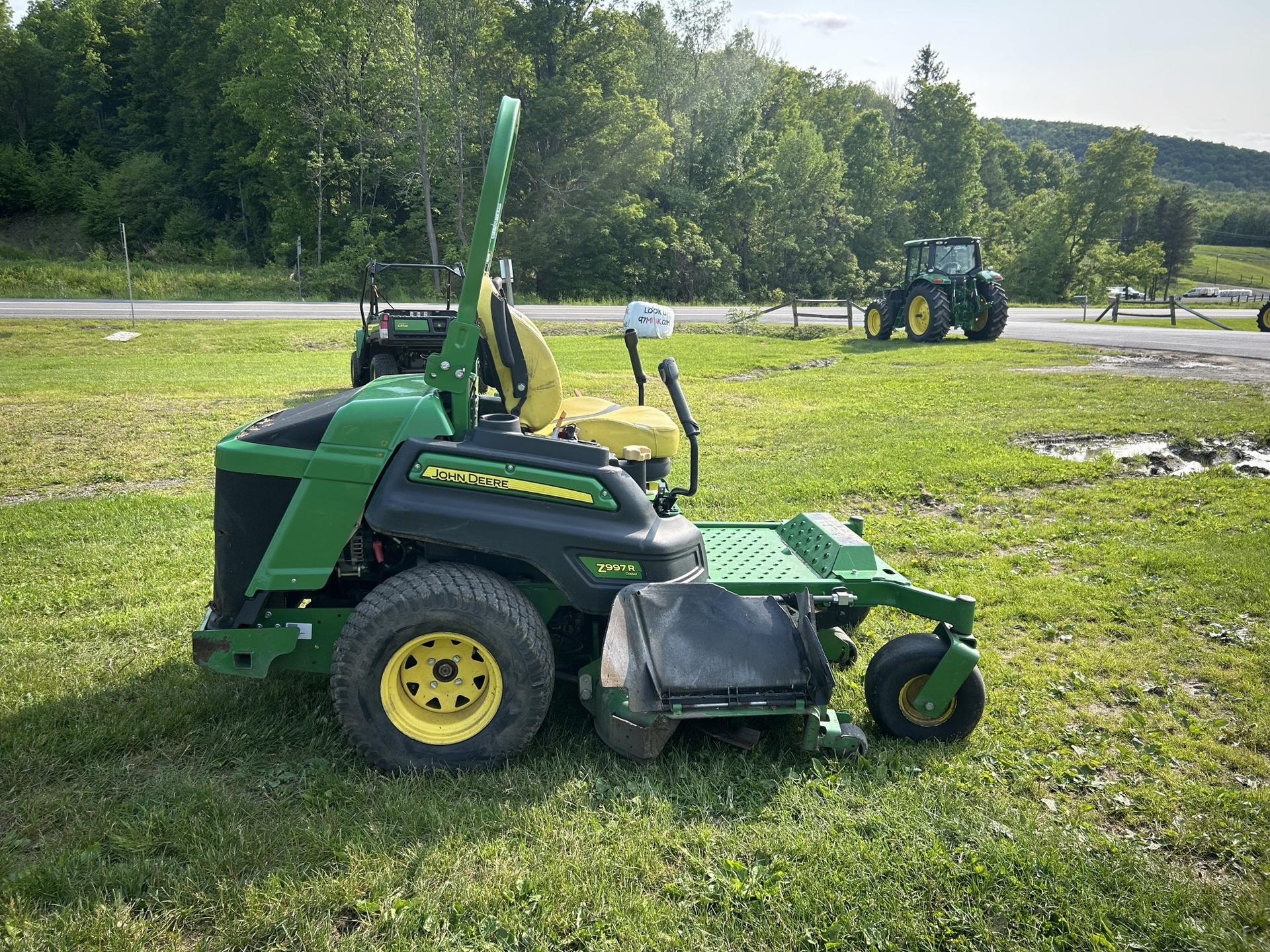 2022 John Deere Z997R Image
