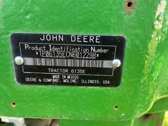 2022 John Deere 6135E Image