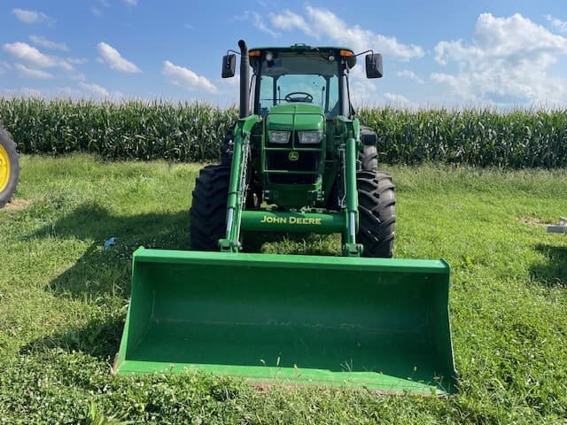 2022 John Deere 6135E Image