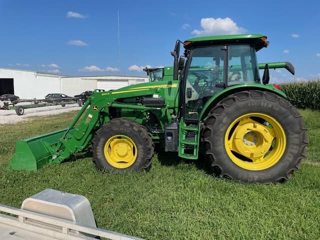 2022 John Deere 6135E Image