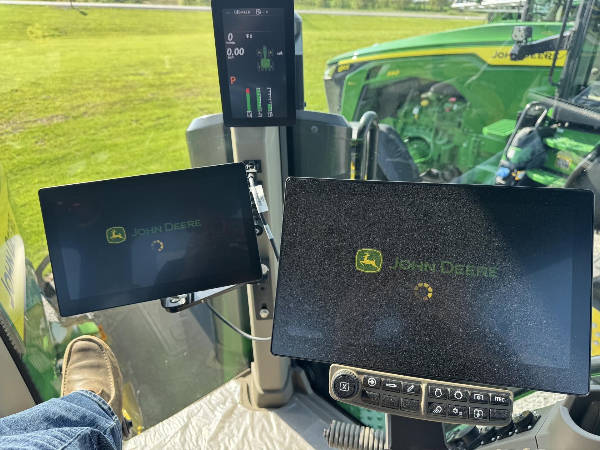 2024 John Deere 8R 410 Image