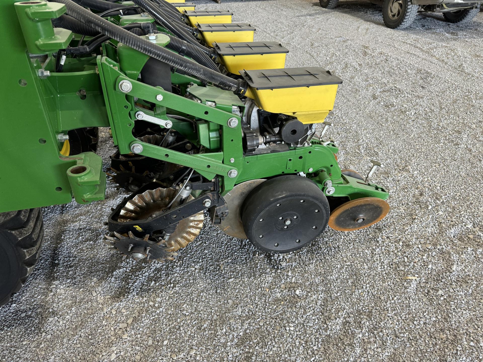 2020 John Deere DB60 Image