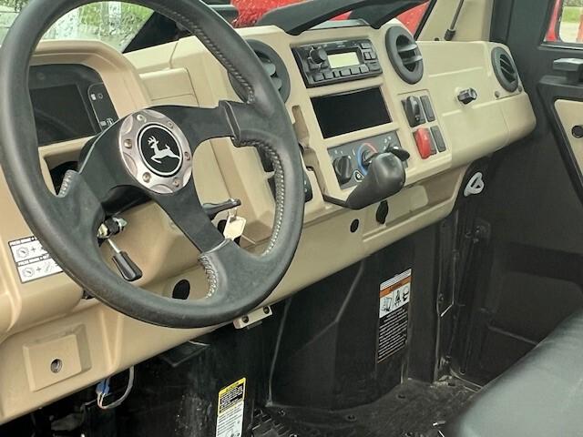 2021 John Deere XUV 835R Image