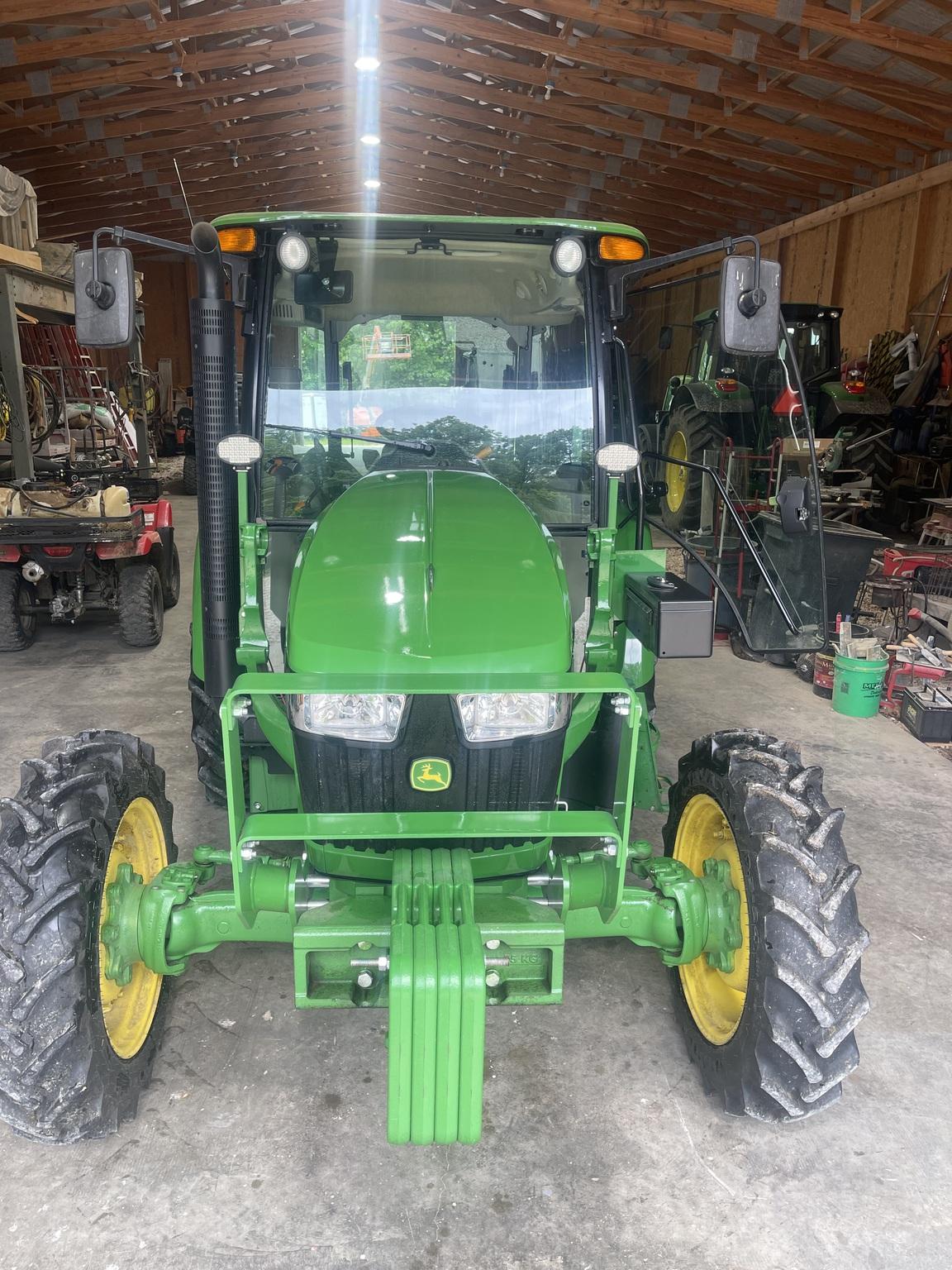 2022 John Deere 5075E Image