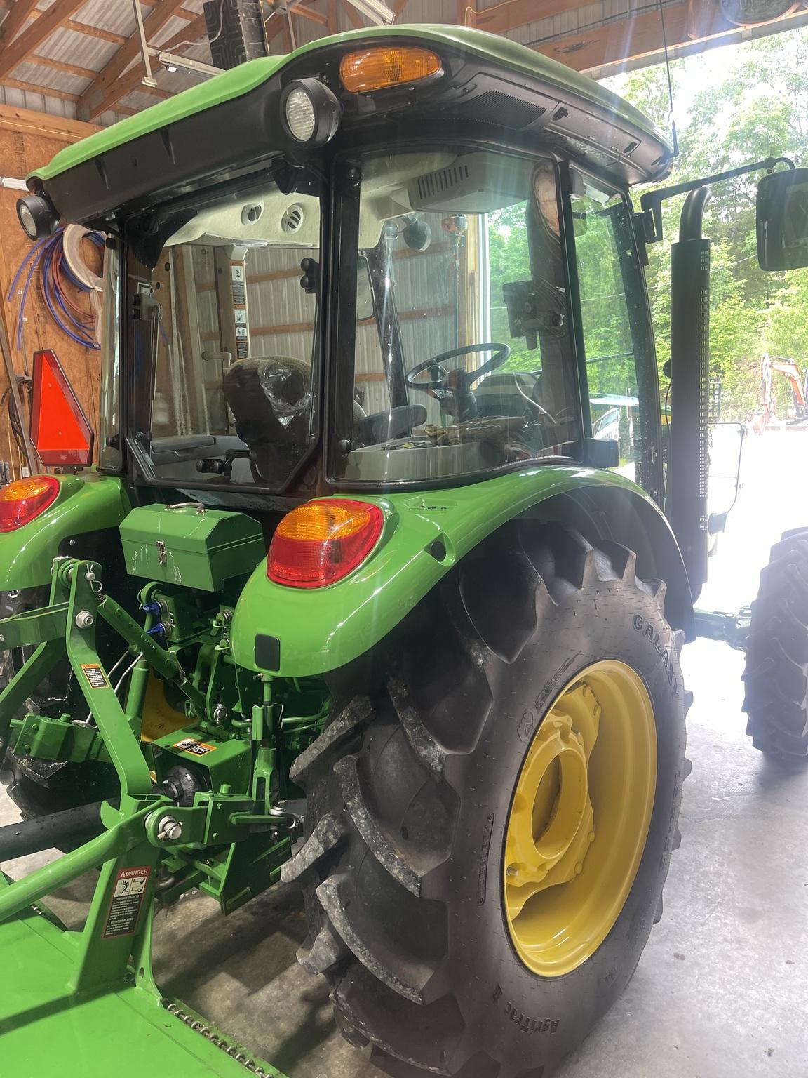 2022 John Deere 5075E Image