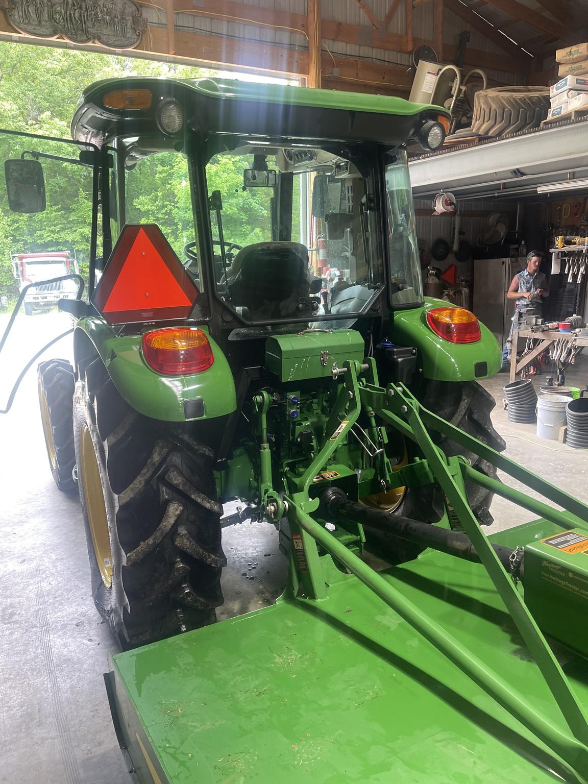 2022 John Deere 5075E Image